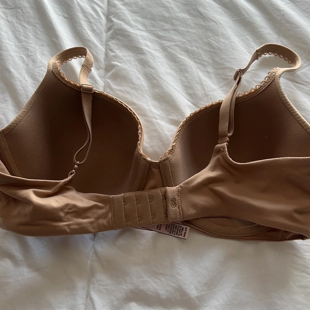 NWOT Victorias Secret body by Victoria lined semi nude bra - Picture 3 of 5